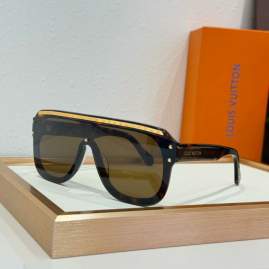 Picture of Louis Vuitton Sunglasses _SKUfw76250356fw